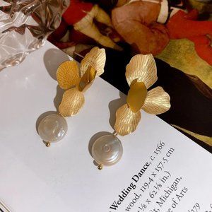 New!! Vintage Natural Freshwater Pearls Golden Petals Flower Drop Earring
